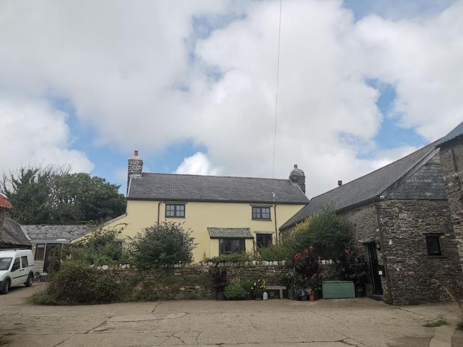 Rural Historic Farmhouse - A Peaceful Escape West Down Bagian luar foto